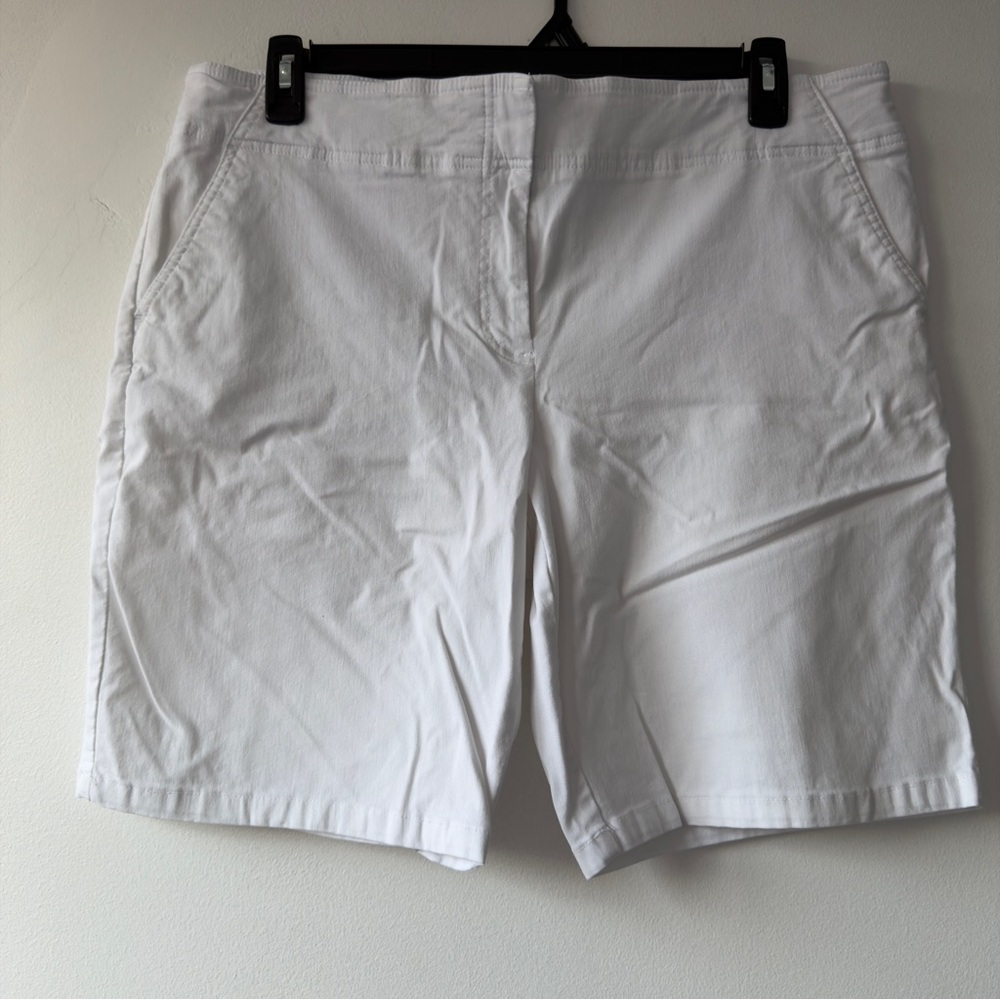 Izod White Women's Bermuda Shorts